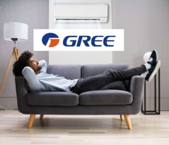 climatisation dans un salon avec homme qui dort et logo gree